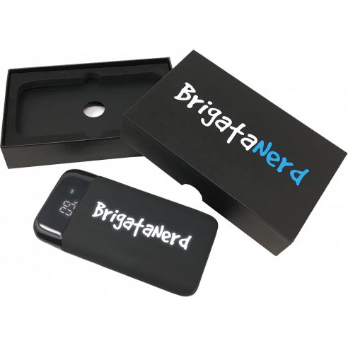 Powerbank GameOver de 10.000 mah de carga rapida con doble USB normal y de Tipo C Brigata Nerd - 10